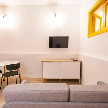 Flat In Center شقة باليرمو